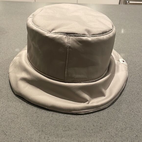 Lululemon 2022 team Canada insulated reversible bucket hat - Picture 5 of 13